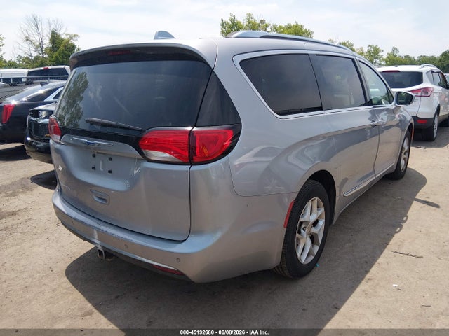 Chrysler Pacifica Touring L Plus