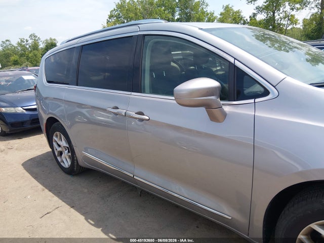 Chrysler Pacifica Touring L Plus