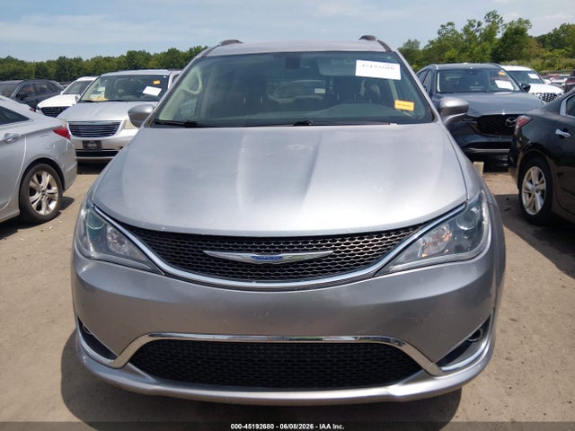 Chrysler Pacifica Touring L Plus
