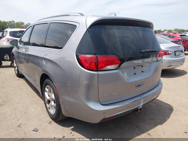 Chrysler Pacifica Touring L Plus