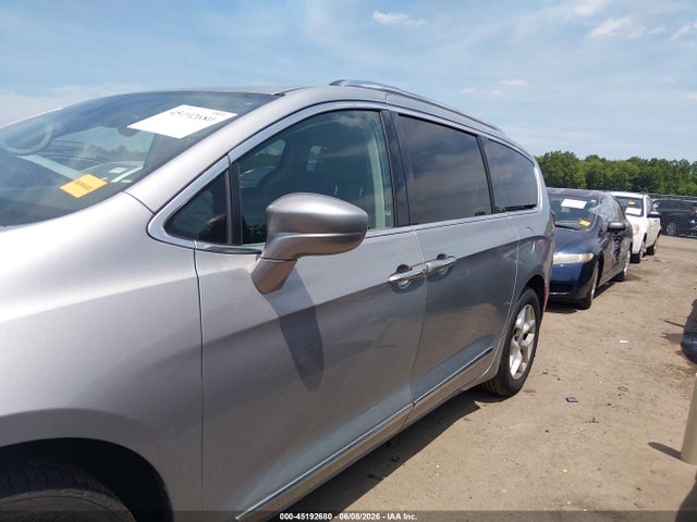 Chrysler Pacifica Touring L Plus