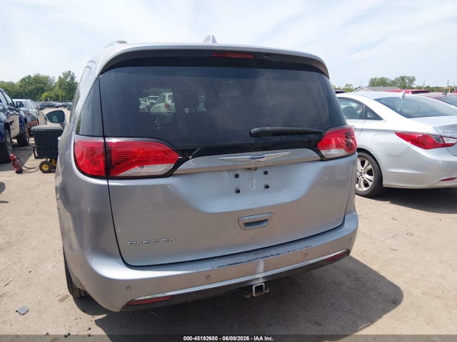 Chrysler Pacifica Touring L Plus