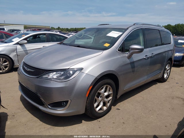 Chrysler Pacifica Touring L Plus