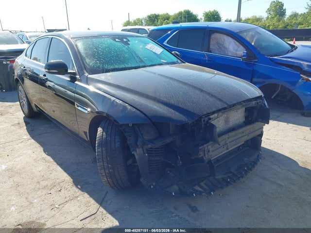 Salvage Jaguar XF Image