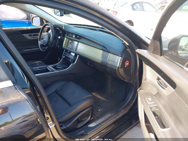 Jaguar XF 35t Premium