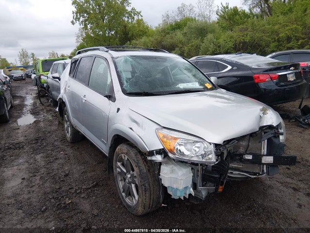 Salvage Toyota RAV4 Image
