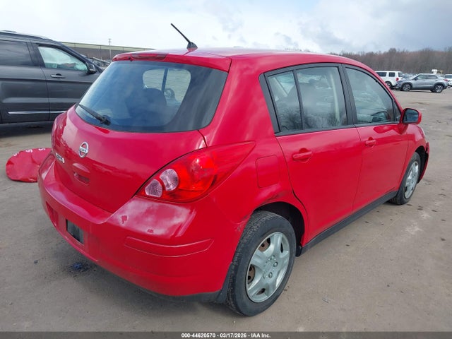 Nissan Versa 1.8s