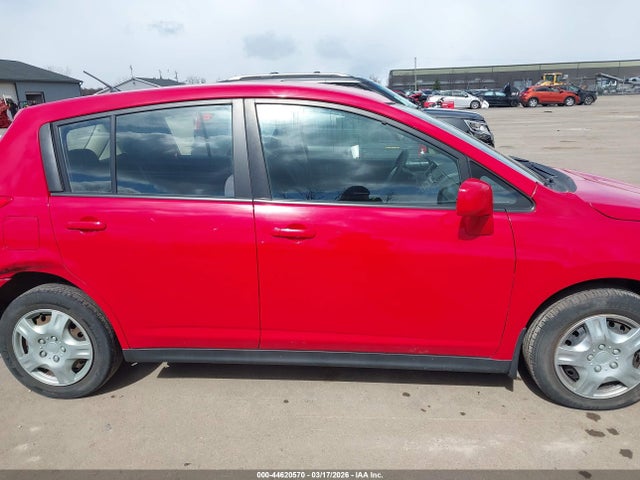 Nissan Versa 1.8s
