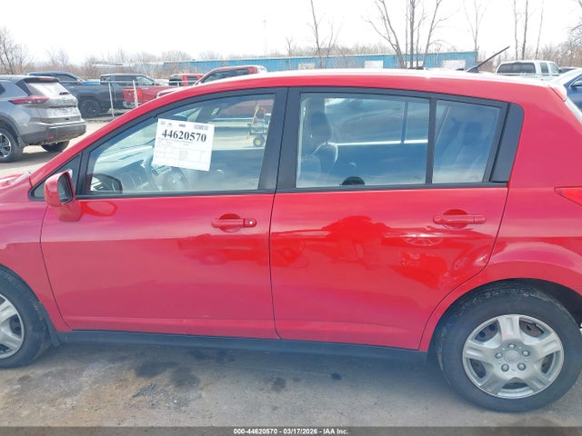 Nissan Versa 1.8s