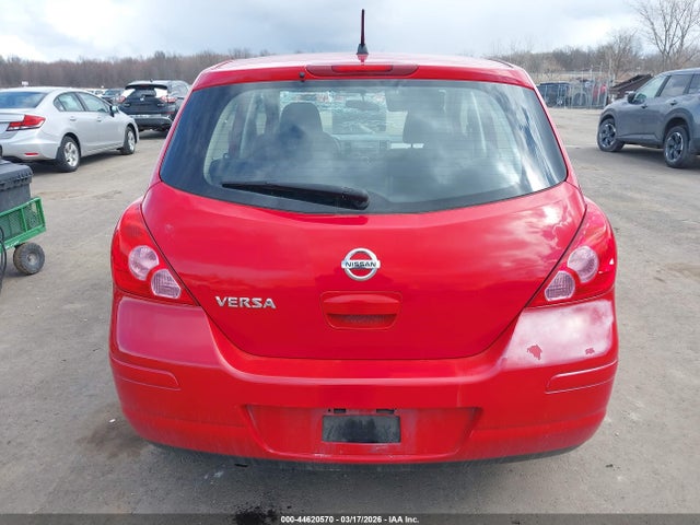 Nissan Versa 1.8s