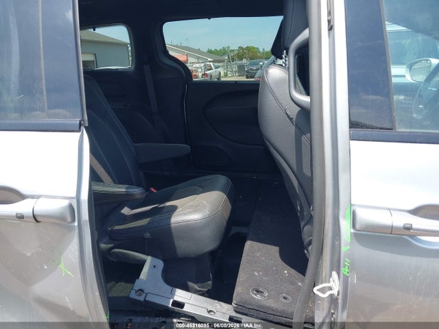 Chrysler Pacifica Touring L