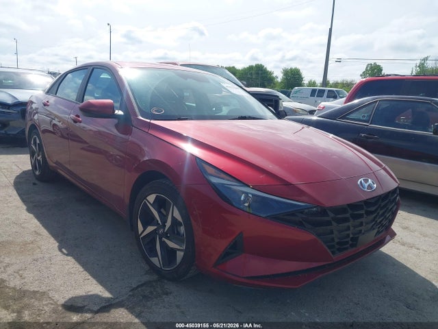 Salvage Hyundai ELANTRA Image