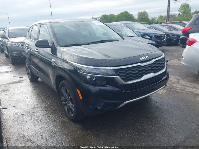 Salvage Kia Seltos Image