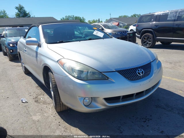 Salvage Toyota Camry Image