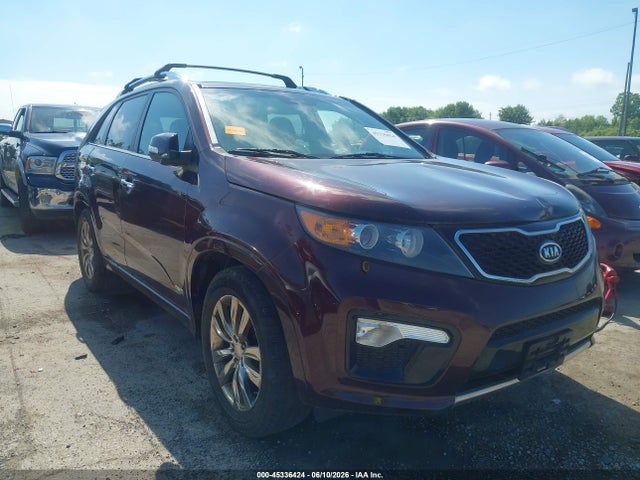 Salvage Kia Sorento Image