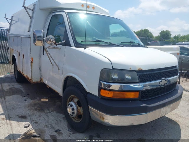 Salvage Chevrolet Express Image