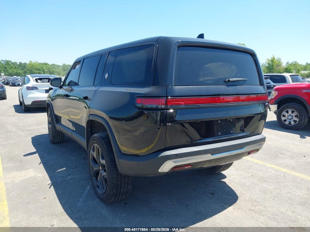 Rivian R1s Adventure
