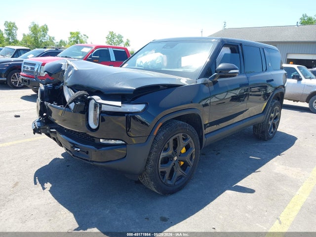 Rivian R1s Adventure