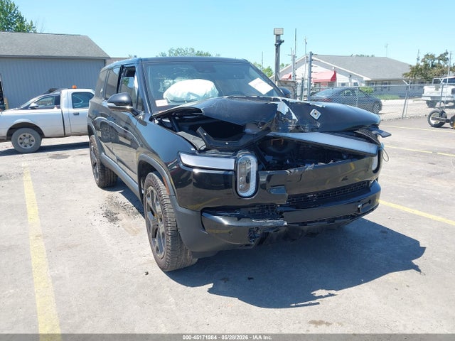 Salvage Rivian R1s Image