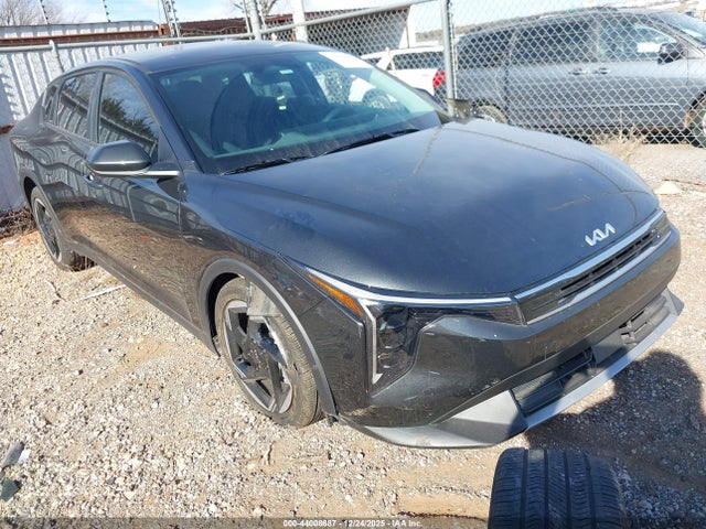 Salvage Kia K4 Image