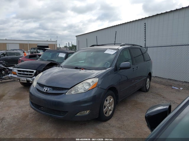Toyota Sienna Xle