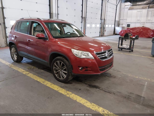 Salvage Volkswagen Tiguan Image