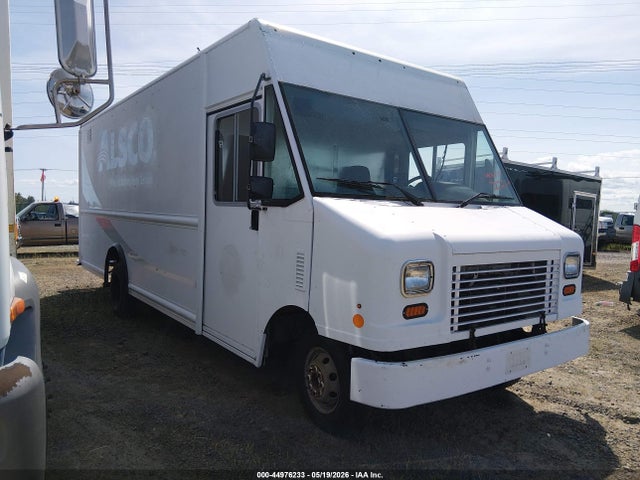 Salvage Ford E-450 Image
