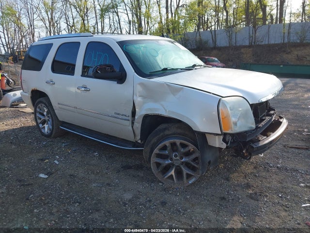 Salvage GMC Yukon Image