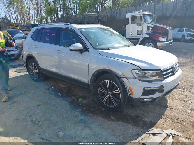Salvage Volkswagen Tiguan Image