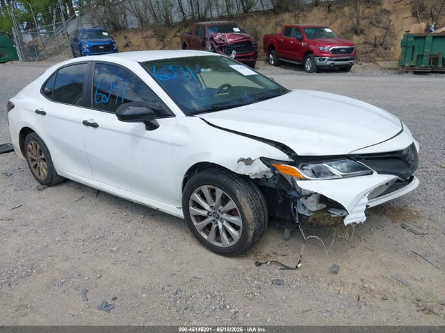Salvage Toyota Camry Image