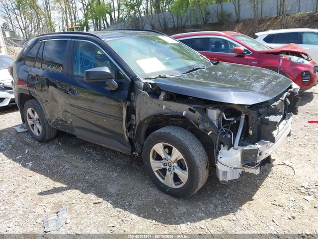 Salvage Toyota RAV4 Image