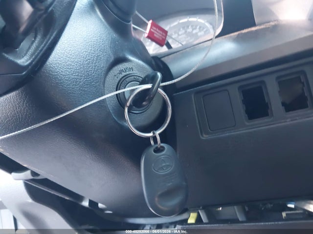 Toyota Tundra Sr5 5.7l V8