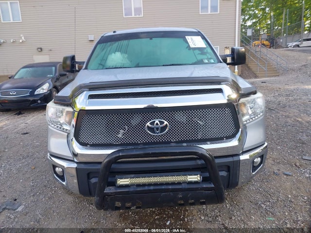 Toyota Tundra Sr5 5.7l V8