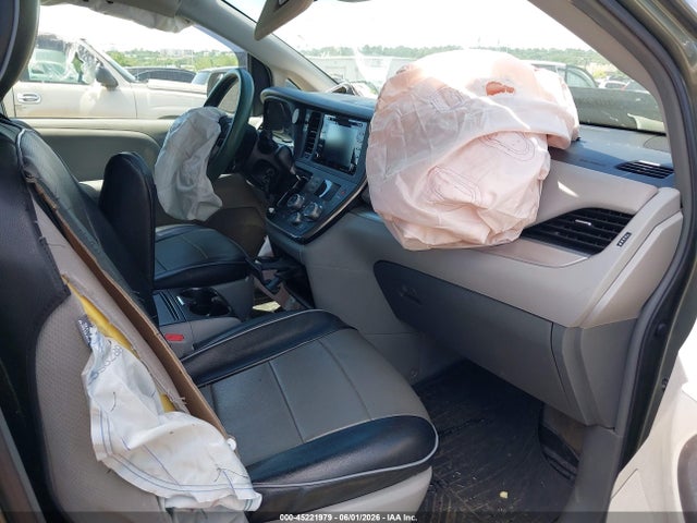 Toyota Sienna Le 8 Passenger