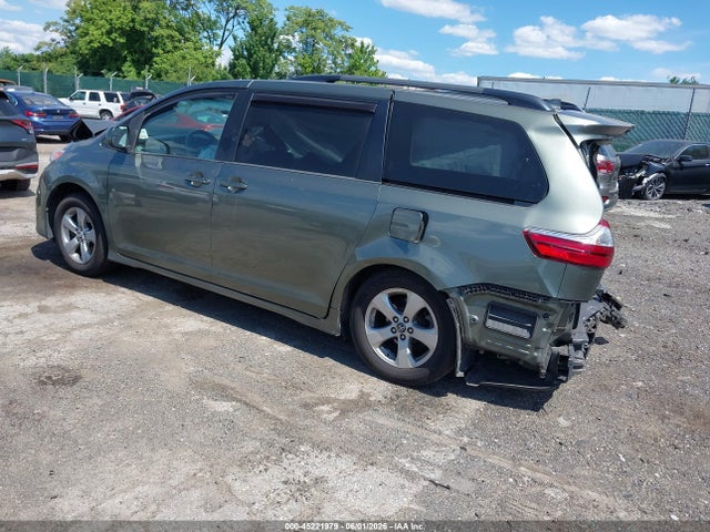 Toyota Sienna Le 8 Passenger
