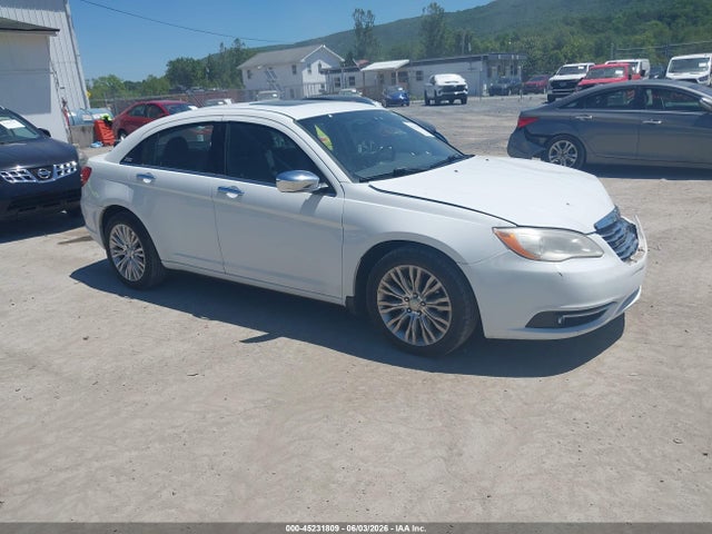 Salvage Chrysler 200 Image