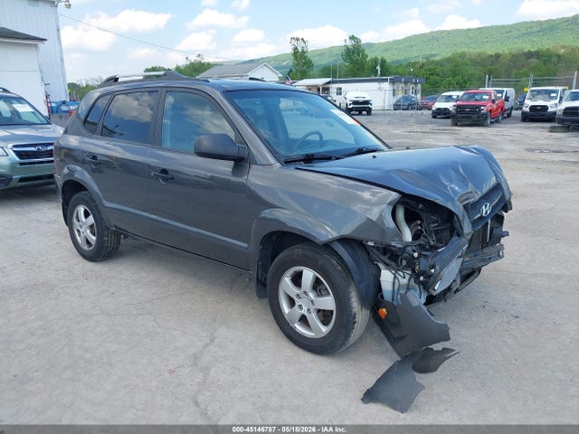 Salvage Hyundai TUCSON Image