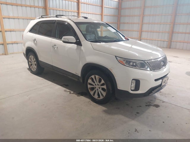 Salvage Kia Sorento Image