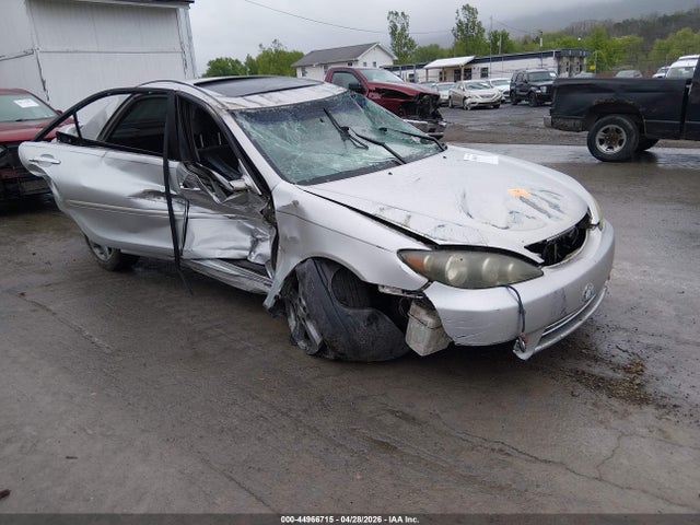 Salvage Toyota Camry Image