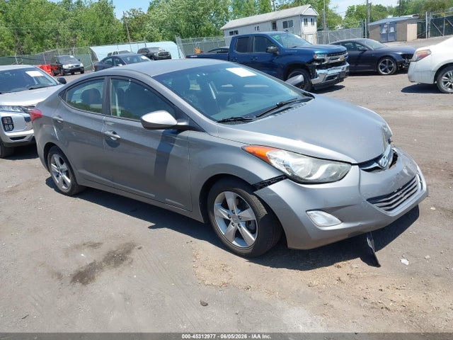 Salvage Hyundai ELANTRA Image