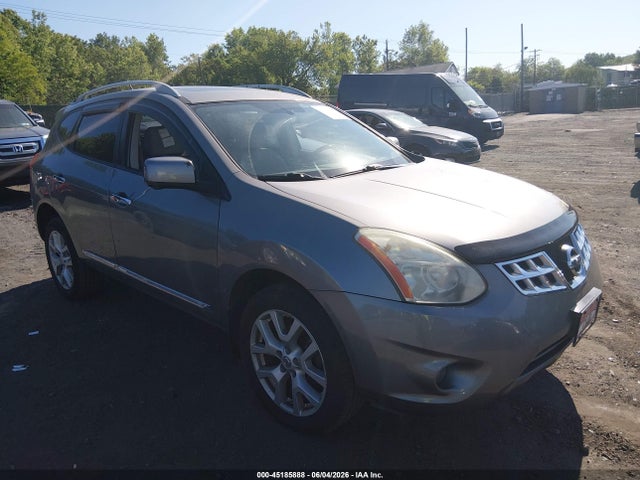 Salvage Nissan Rogue Image