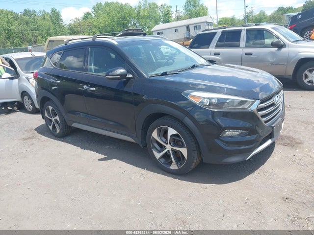 Salvage Hyundai TUCSON Image