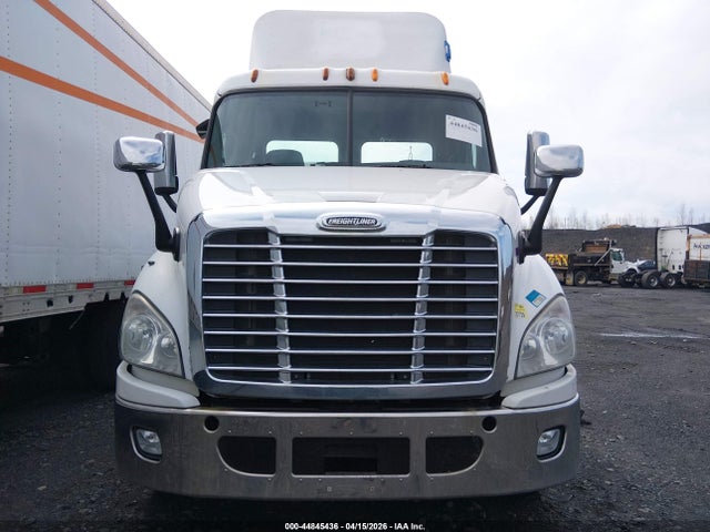 Freightliner Cascadia 113