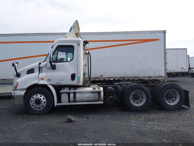 Freightliner Cascadia 113
