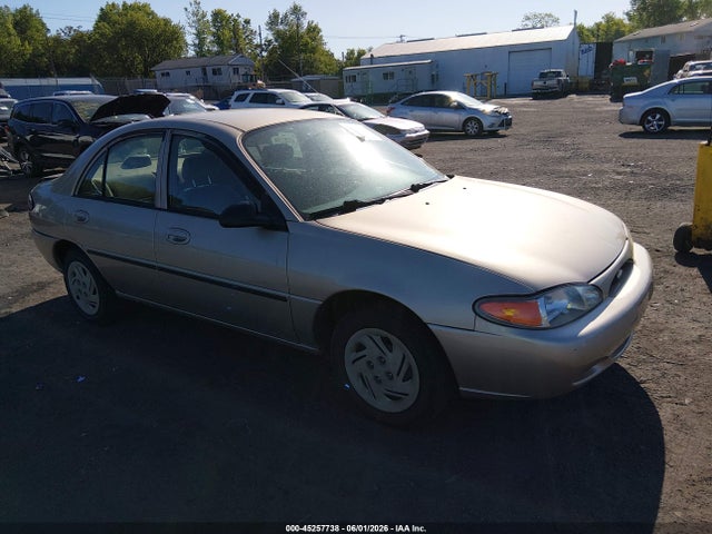 Salvage Ford Escort Image