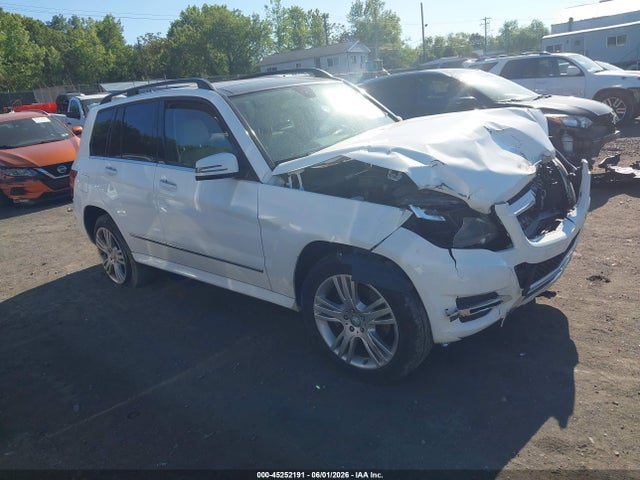 Salvage Mercedes-Benz GLK Image