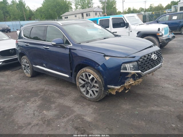 Salvage Hyundai SANTA FE Image