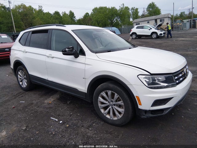 Salvage Volkswagen Tiguan Image