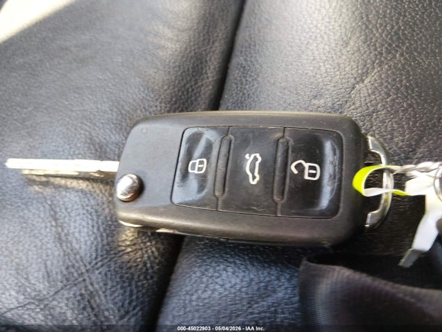Volkswagen Golf 2-door