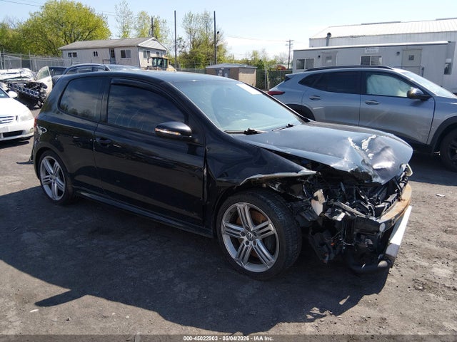 Salvage Volkswagen Golf Image